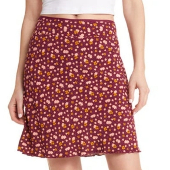 Free People IRL Mini Skirt Sz 6 Purple With Pink Flowers Side Zip Summer Days - Picture 2 of 12